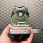 New Balance x JJJJound 990v3 MiUSA Vert Olive - Imagem 4