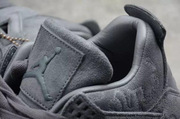 Air Jordan 4 Retro Kaws Cool Grey - Imagem 7