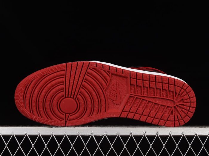 Air Jordan 1 High Patent Bred - Imagem 7