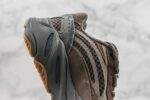 Adidas Yeezy Boost 700 V2 Geode - Imagem 4