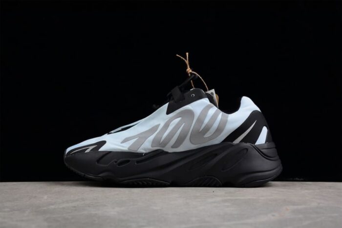 Adidas Yeezy 700 MNVN Blue Tint - Imagem 2