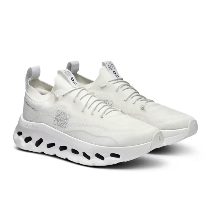 LOEWE x On Running Cloudtilt All White - Imagem 6
