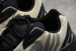 Adidas Yeezy 700 MNVN Bone - Imagem 4