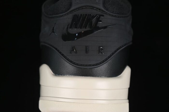 Air Jordan 4 RM Light Bone - Imagem 4