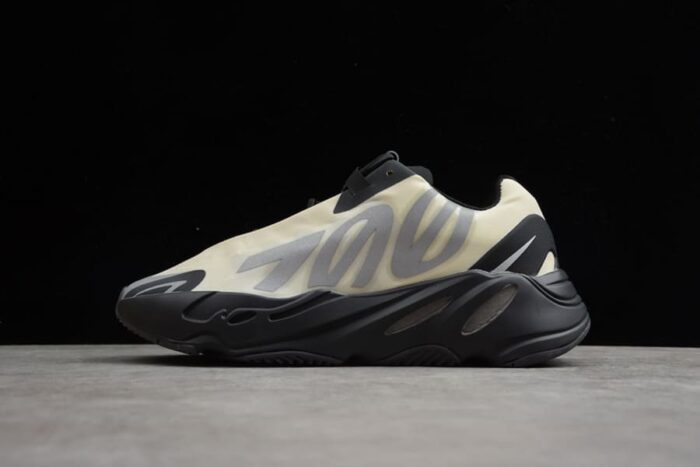 Adidas Yeezy 700 MNVN Bone - Imagem 2