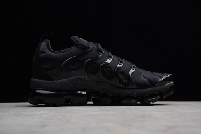 Nike Air Vapormax Plus Triple Black - Imagem 5