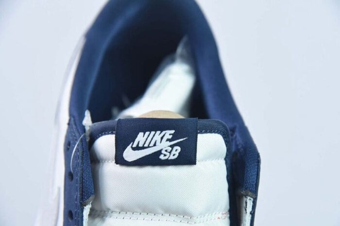 Air Jordan 1 Low SB Midnight Navy - Imagem 4