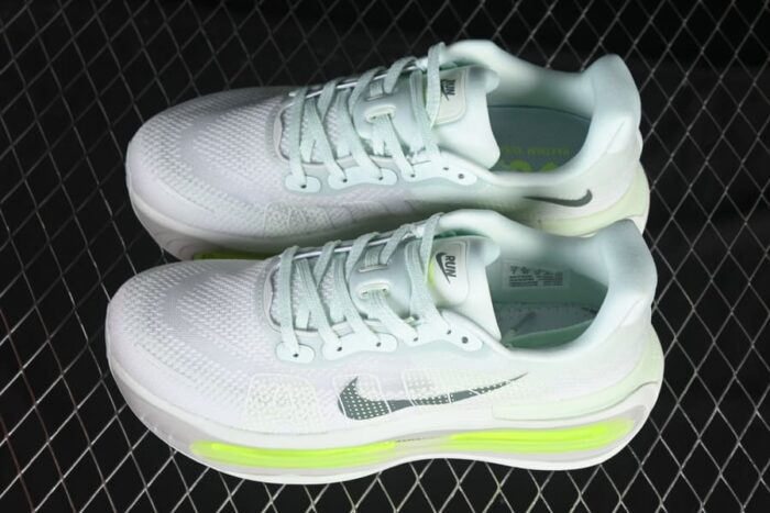 Nike Vomero Premium Barely Volt - Imagem 4