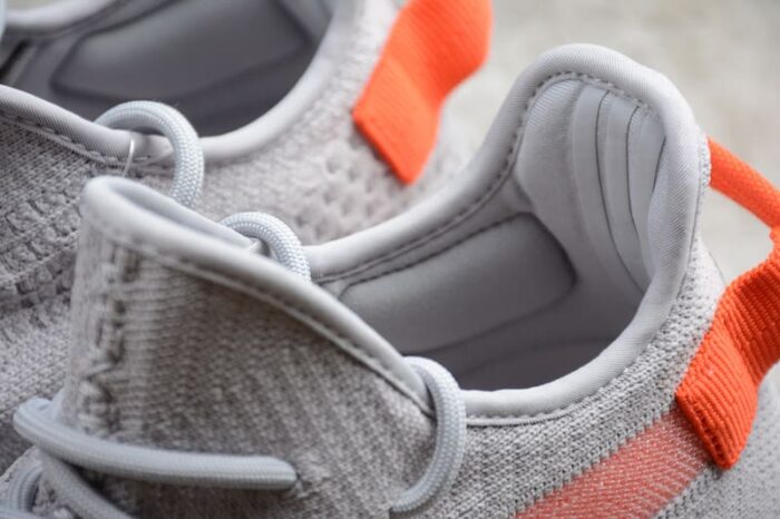 Adidas Yeezy 350 V2 Tail Light - Imagem 7