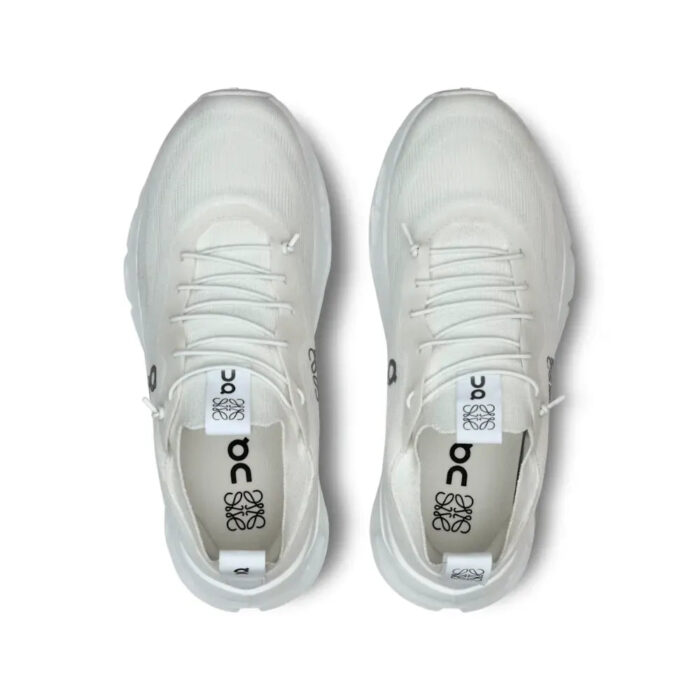 LOEWE x On Running Cloudtilt All White - Imagem 3
