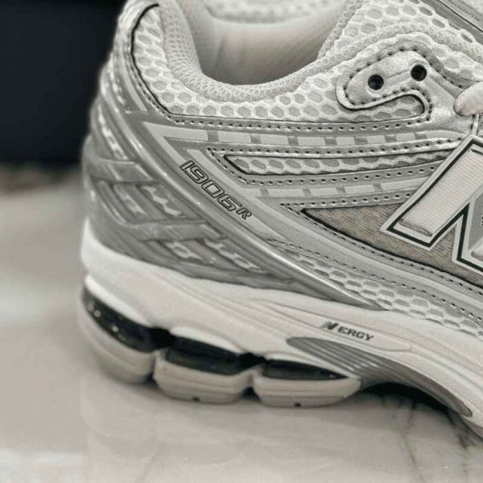 New Balance 1906R Silver Metallic - Imagem 4