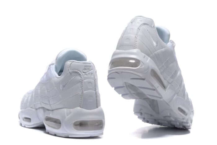 Nike Air Max 95 Triple White - Imagem 4
