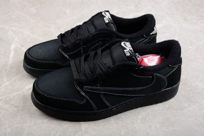 Travis Scott x Air Jordan 1 Low OG Triple Black - Imagem 2