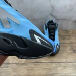 Adidas Yeezy Boost 700 MNVN Bright Cyan - Imagem 5