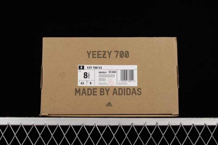 Adidas Yeezy 700 V3 Fade Carbon - Imagem 11