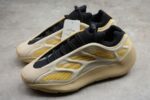 Adidas Yeezy 700 V3 Safflower - Imagem 3