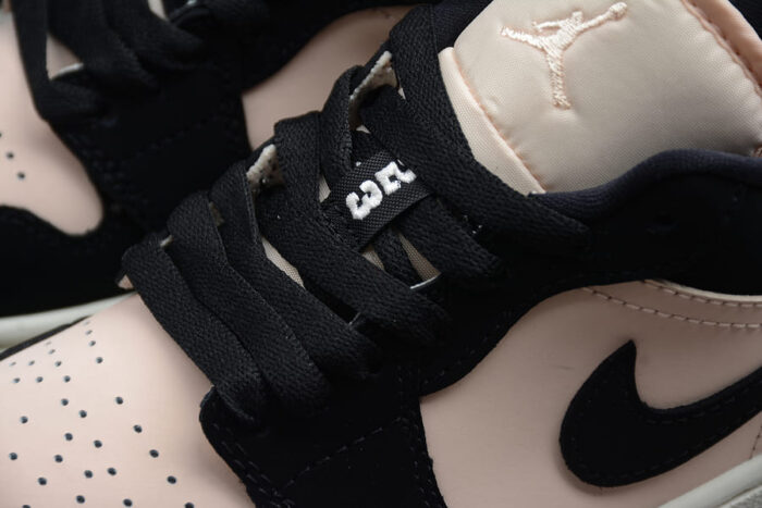 Jordan 1 Low Black Guava Ice - Imagem 7