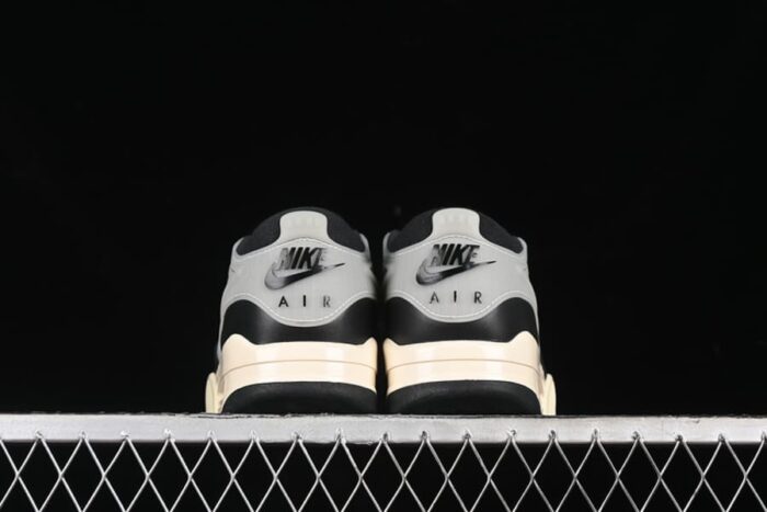 Air Jordan 4 RM Black Sail - Imagem 9