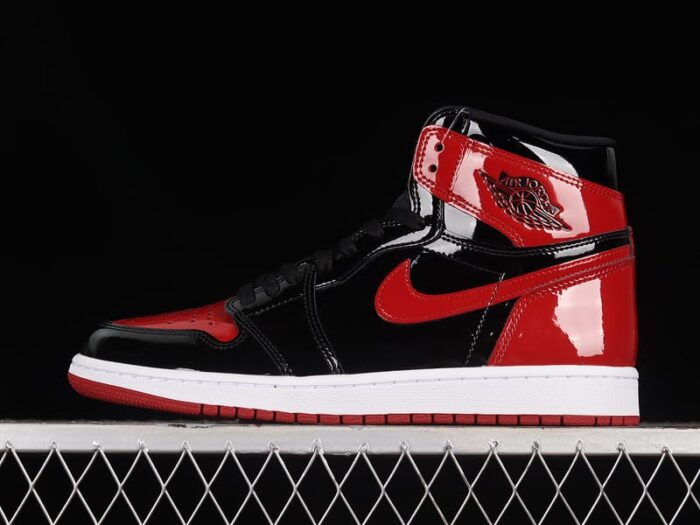 Air Jordan 1 High Patent Bred - Imagem 2