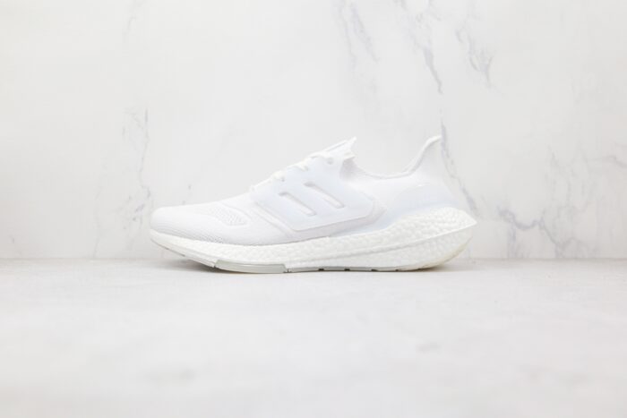 Adidas UltraBoost 22 Triple White - Imagem 2