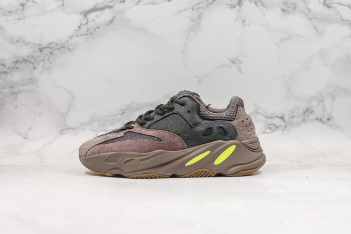 Adidas Yeezy Boost 700 Mauve - Imagem 2