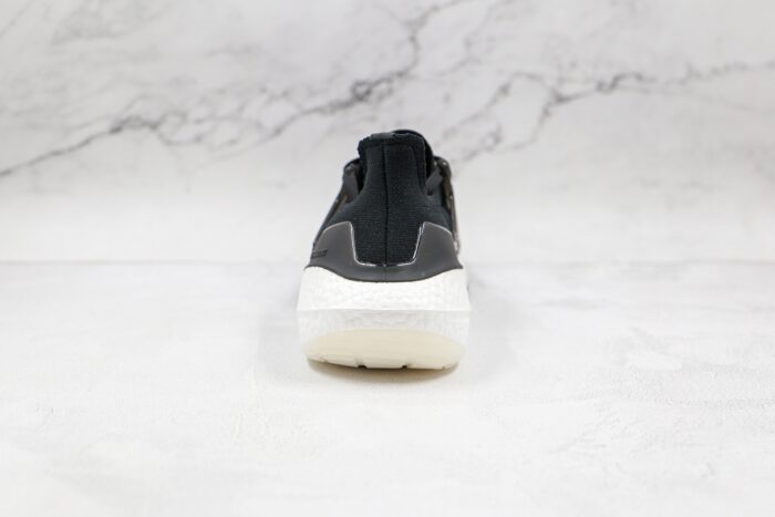 Adidas Ultraboost  21 Black White - Imagem 4