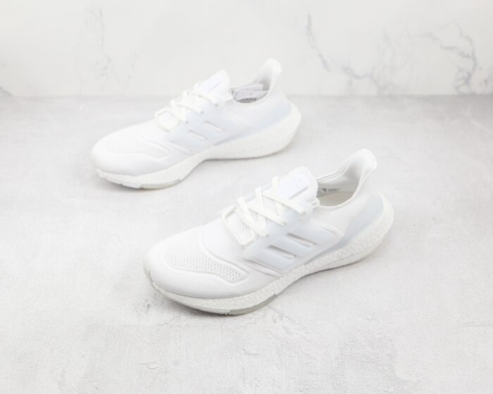 Adidas UltraBoost 22 Triple White - Imagem 6
