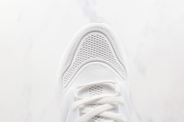 Adidas UltraBoost 22 Triple White - Imagem 3