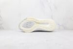 Adidas UltraBoost 22 Triple White - Imagem 5