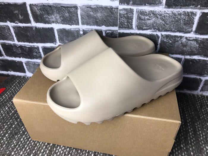 Adidas Yeezy Slide Pure - Imagem 2