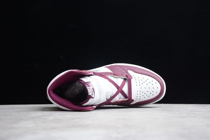 Air Jordan 1 High OG Bordeaux - Imagem 9