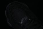 New Balance 9060 Triple Black - Imagem 4