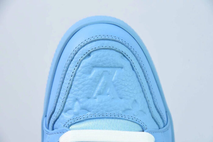LV Trainer Blue Embossed Monogram - Imagem 7