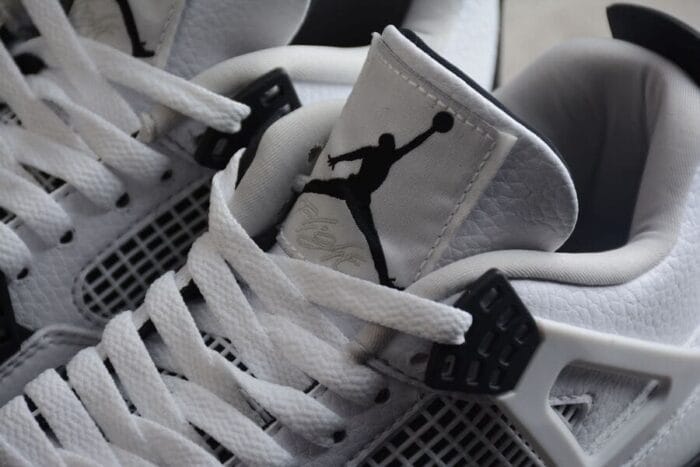 Air Jordan 4 Military Black - Imagem 11