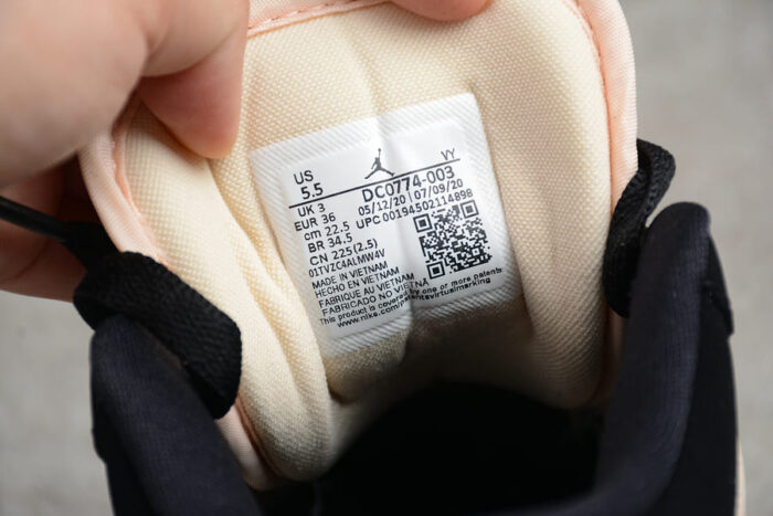 Jordan 1 Low Black Guava Ice - Imagem 12