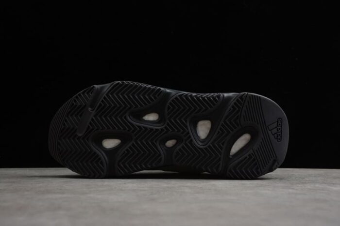 Adidas Yeezy 700 MNVN Bone - Imagem 6